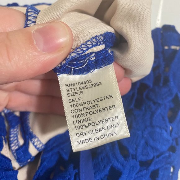 NWT J.O.A Los Angeles Romper Halter Neck Cobalt Blue Lace Size Small - Picture 15 of 16